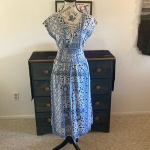 Old Navy Blue and White Patterned Midi Sundress Size XS EUC